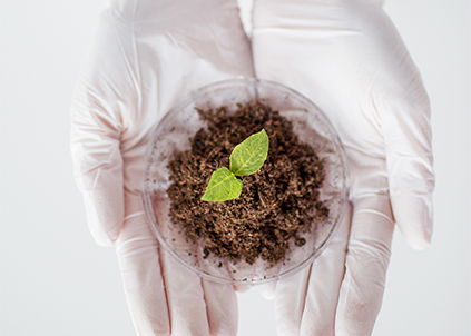 到底誰干的？美軍官遭伏擊身亡后，美軍霸占的石油設施又遭襲擊